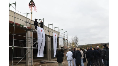 Das traditionelle Richtfest-Ritual. (Foto: nd)