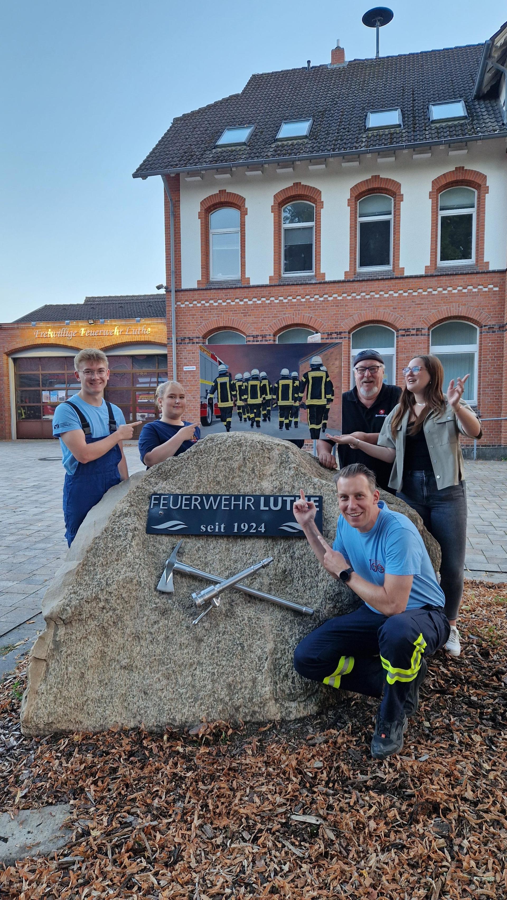 Kann ersteigert werden: Ein Bild von Burghardt Seibt anlässlich 100 Jahre Feuerwehr. (Foto: privat)