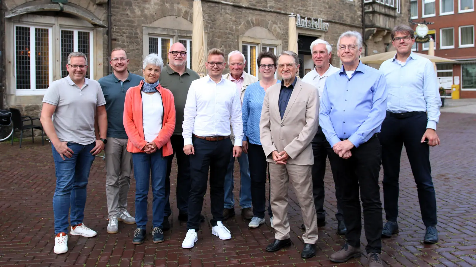 Das Vorstandsteam des Verkehrsvereins: Niels Busche, Christopher Held, Marianne Schmitz, Florian Redecker, Tim Wolter, Dieter Kellermeier, Wencke Driske, Karl-Heinz Hepe, Heinrich Stüber, Heinz Aumann und Malte Freymuth.  (Foto: bb)