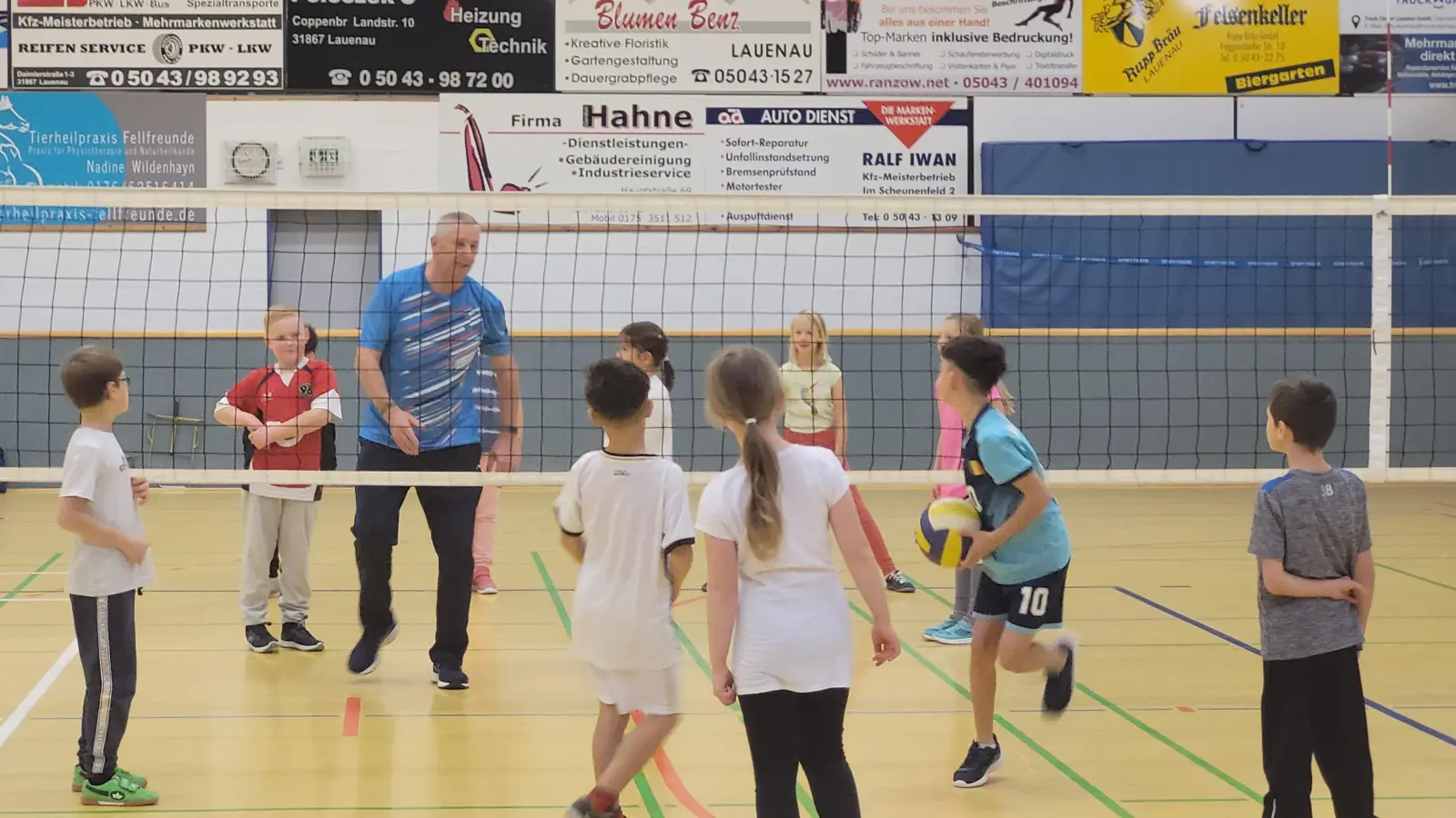 : Kursleiter Nigel Button lädt zum „Ballkarussell“ bei der Victoria. (Foto: privat)