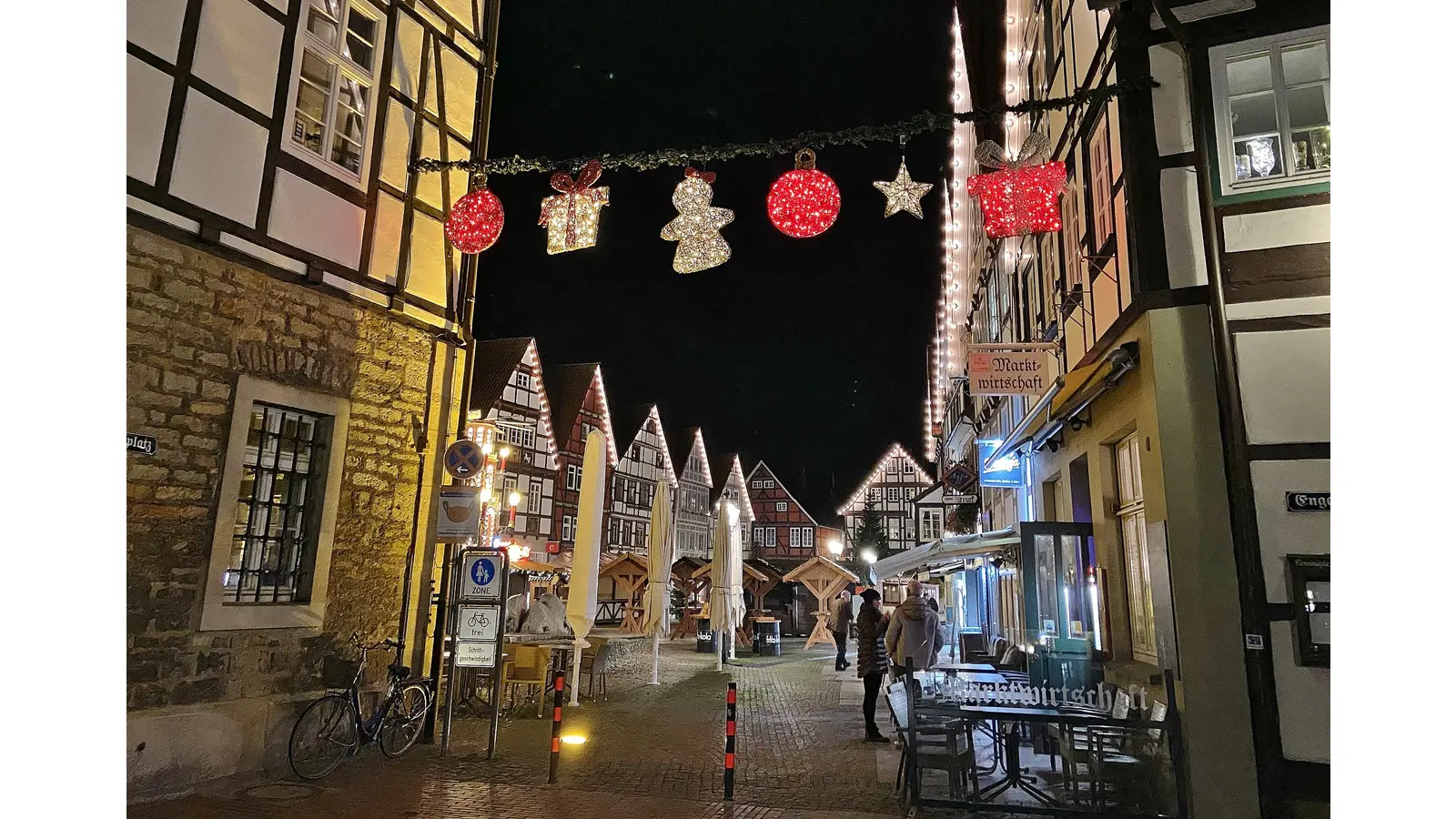 Die schöne Rintelner Weihnachtsbeleuchtung wird auch in diesem Jahr wieder von 16 bis 22 Uhr angeschaltet, das teilte der Stadtmarketingverein „Pro Rinteln” mit.  (Foto: ste)