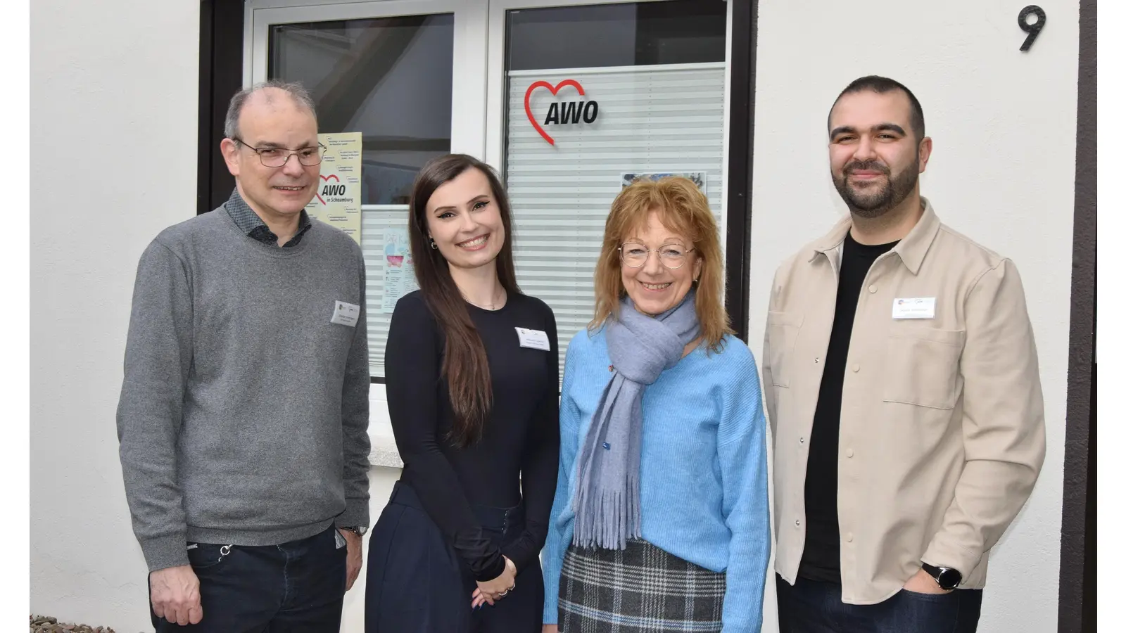 Integrationsfachbereichsleiter Stephan Hartmann, Jacquelin Spenst, AWO-Geschäftsführerin Heidemarie Hanauske und Göksel Bahcetepe. (Foto: ste)