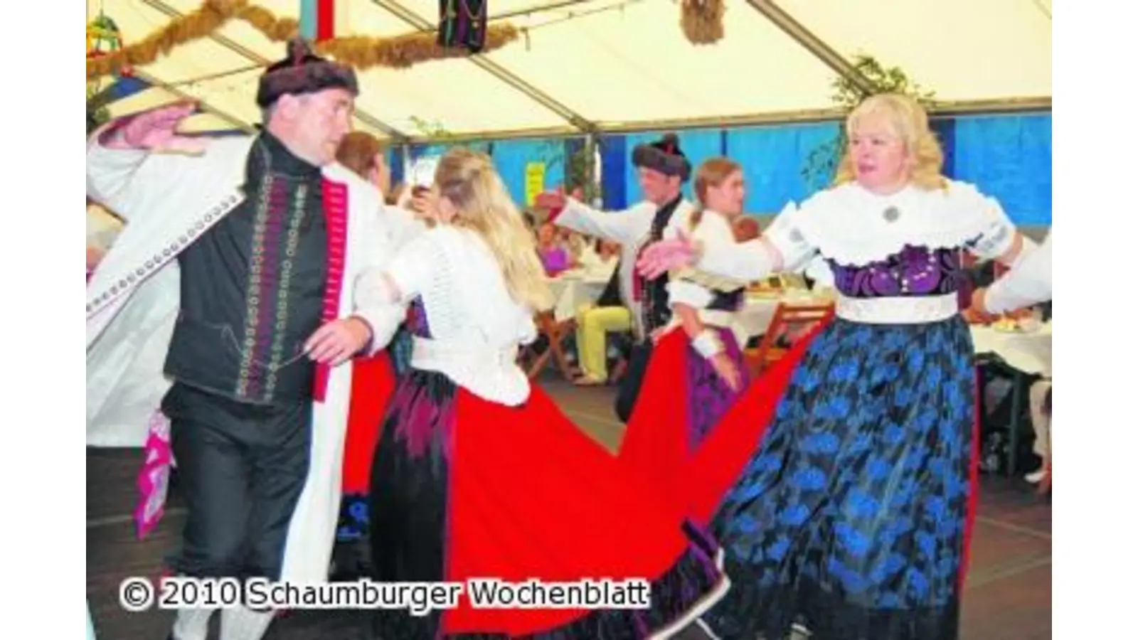 Die Trachtengruppe erntet Lob für anderes Erntefest (Foto: red)