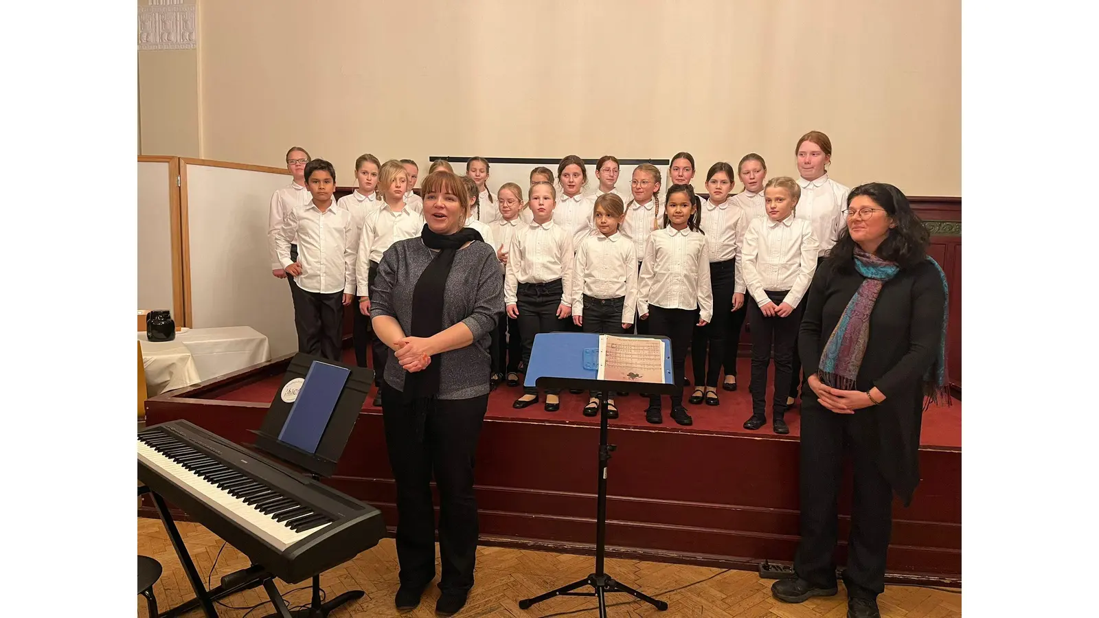 Der Kinderchor des Schaumburger Jugendchores unter der Leitung von Steffi Feindt. (Foto: privat)