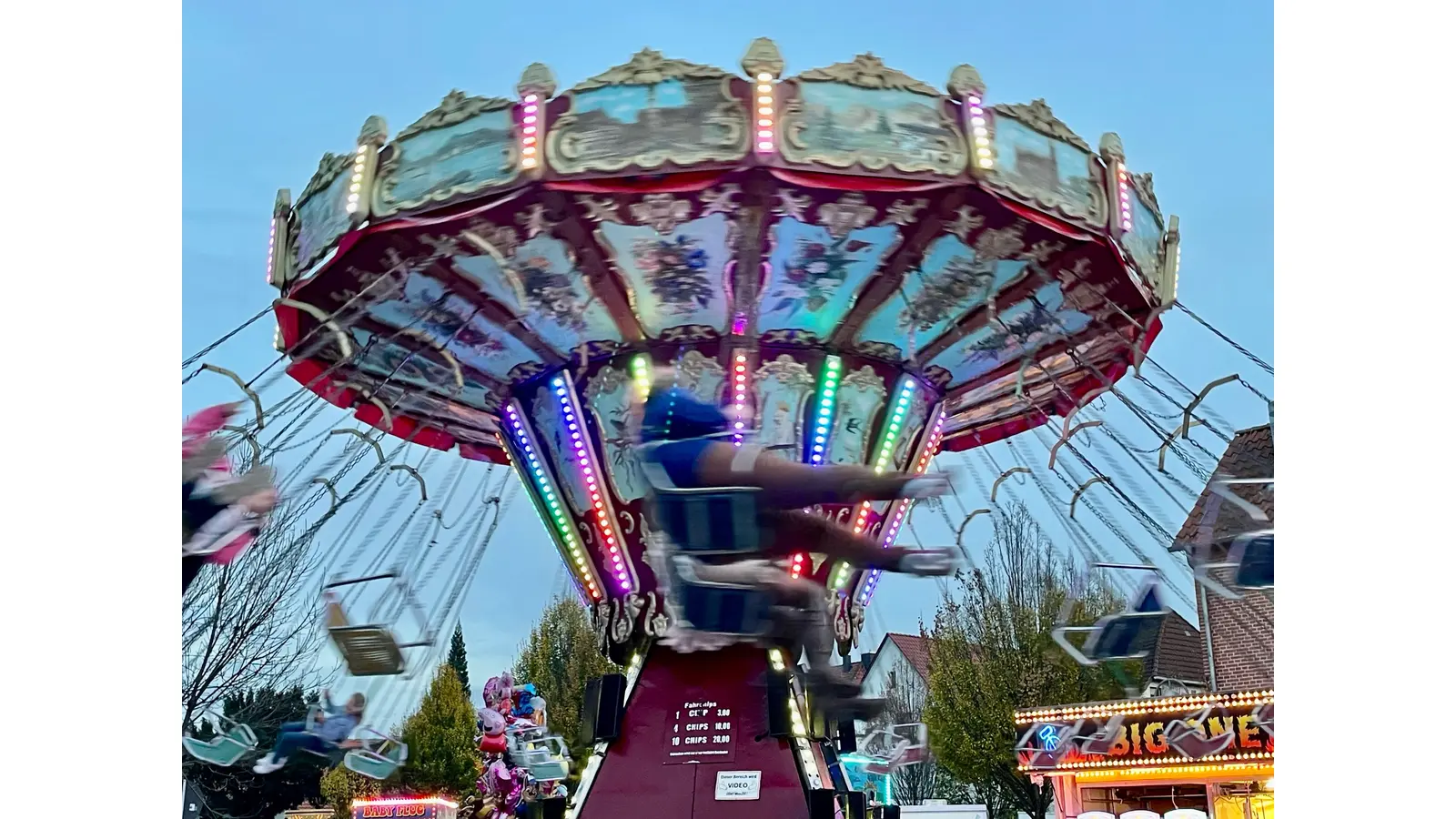 Kettenkarussell auf dem Martinimarkt: Die Stadt Rodenberg sucht jetzt einen ehrenamtlichen Marktmeister für ihre Traditionsveranstaltung. (Foto: Samtgemeinde Rodenberg)