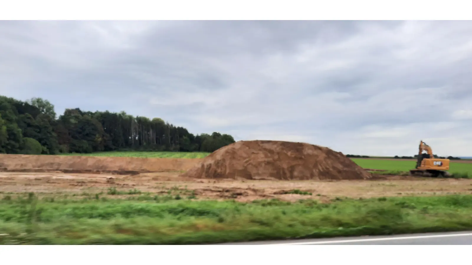 Im Bereich Erlengrund an der B65 wird aktuell eine Baustraße errichtet. (Foto: privat)