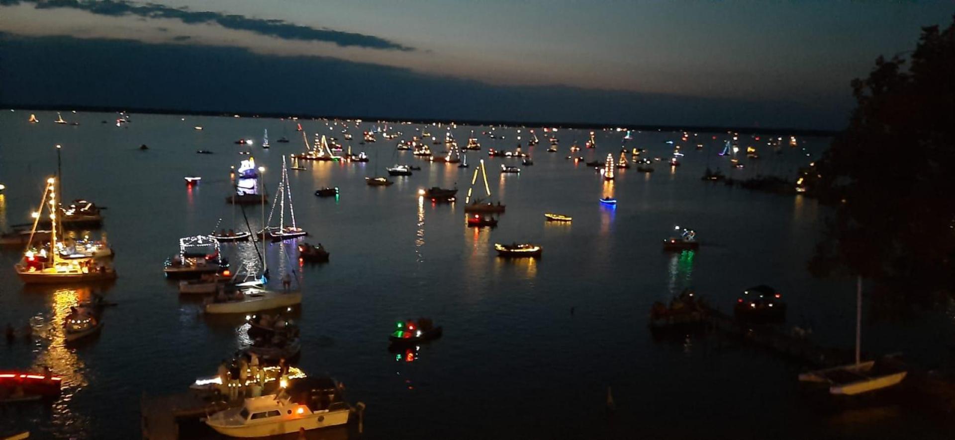 So viele Boote hat es noch nie bei einem Feuerwerk auf dem Meer gegeben. (Foto: gi)