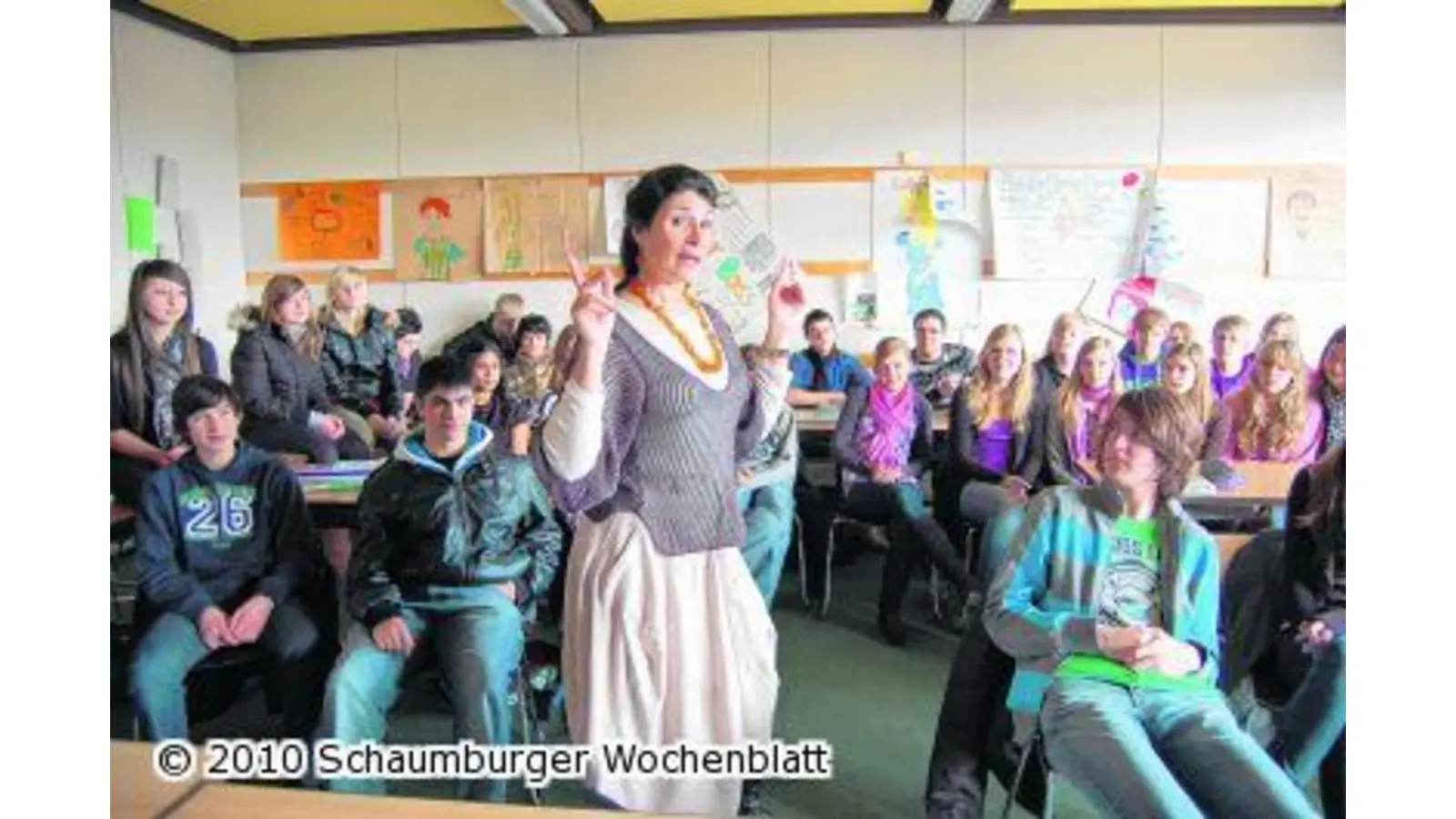 Madam Catherin Bouin im Gymnasium (Foto: ste)