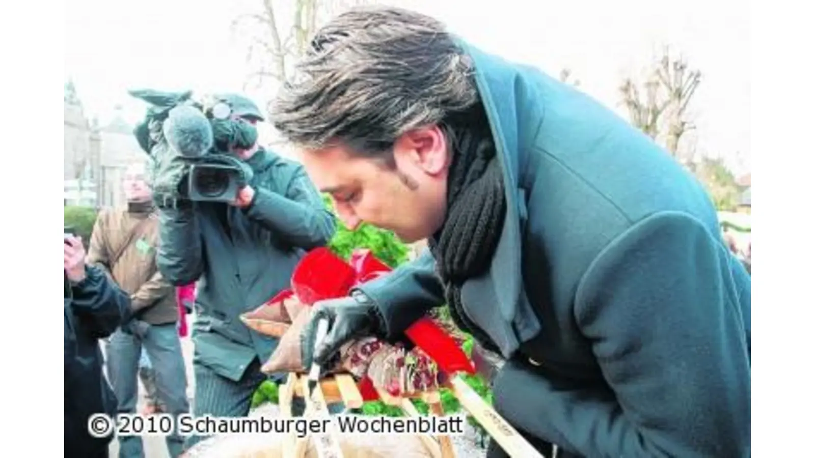 Weihnachtszauber-Schlitten für guten Zweck versteigert (Foto: hb)