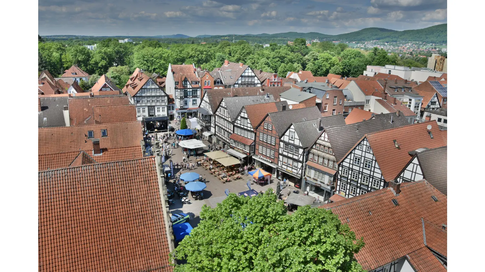 Rinteln hat eine wunderschöne Altstadt, in der es sich nicht nur gut leben, sondern auch prächtig feiern lässt.<br> (Foto: ste)