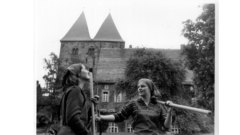 In Obernkirchen lernten die Maiden der Frauenschule des Reifensteiner Verbandes. (Foto: landesarchiv)