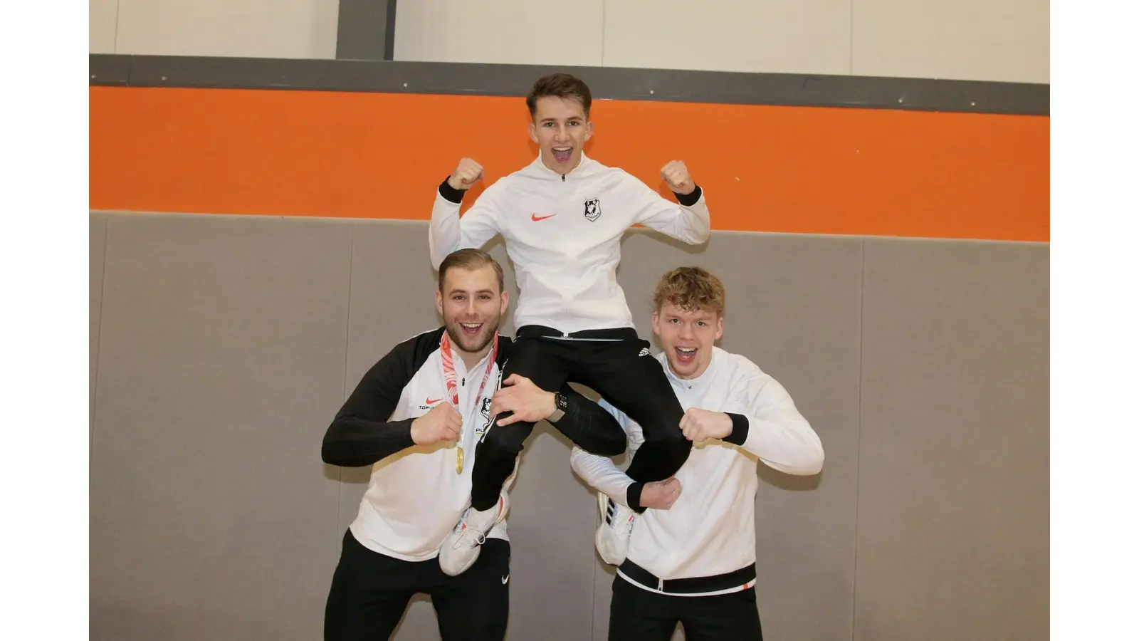 Hannes Lange (v. li.), Konrad Krüger und Sebastian Patzelt von der Sportgemeinschaft Rodenberg überzeugen bei Landes- und Norddeutschen Meisterschaften. (Foto: bb)