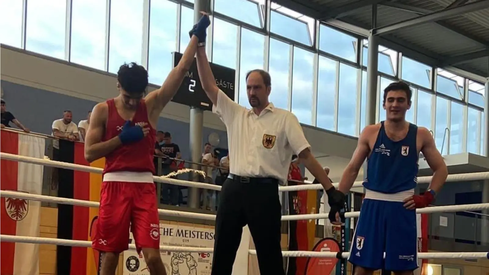 Trotz Verletzung im Viertelfinale gewonnen: Ramil Schäfer (li.) bei der Deutschen Meisterschaft U19. (Foto: privat)