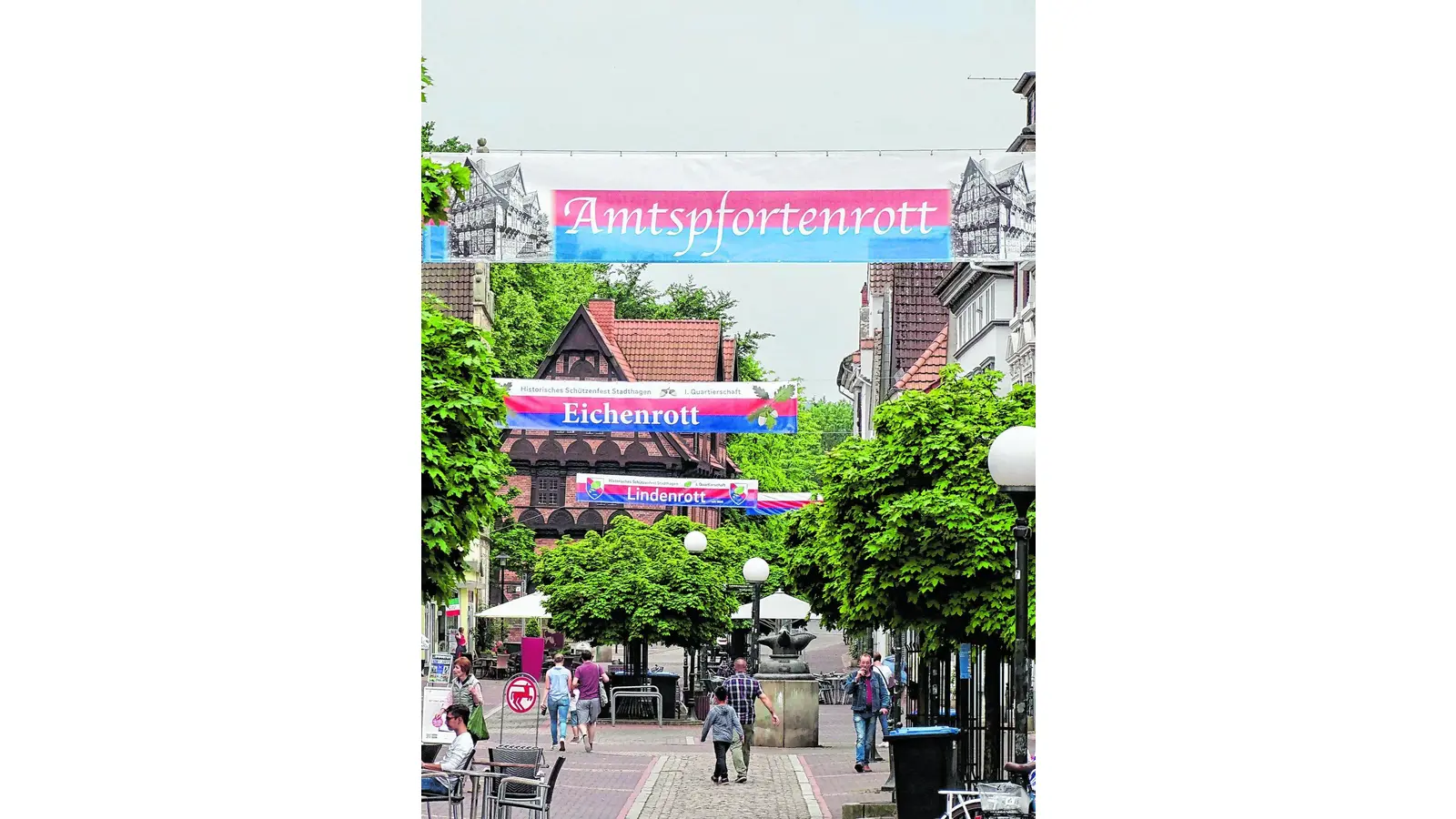 Es wird geschmückt fürs Historische Schützenfest (Foto: jb)