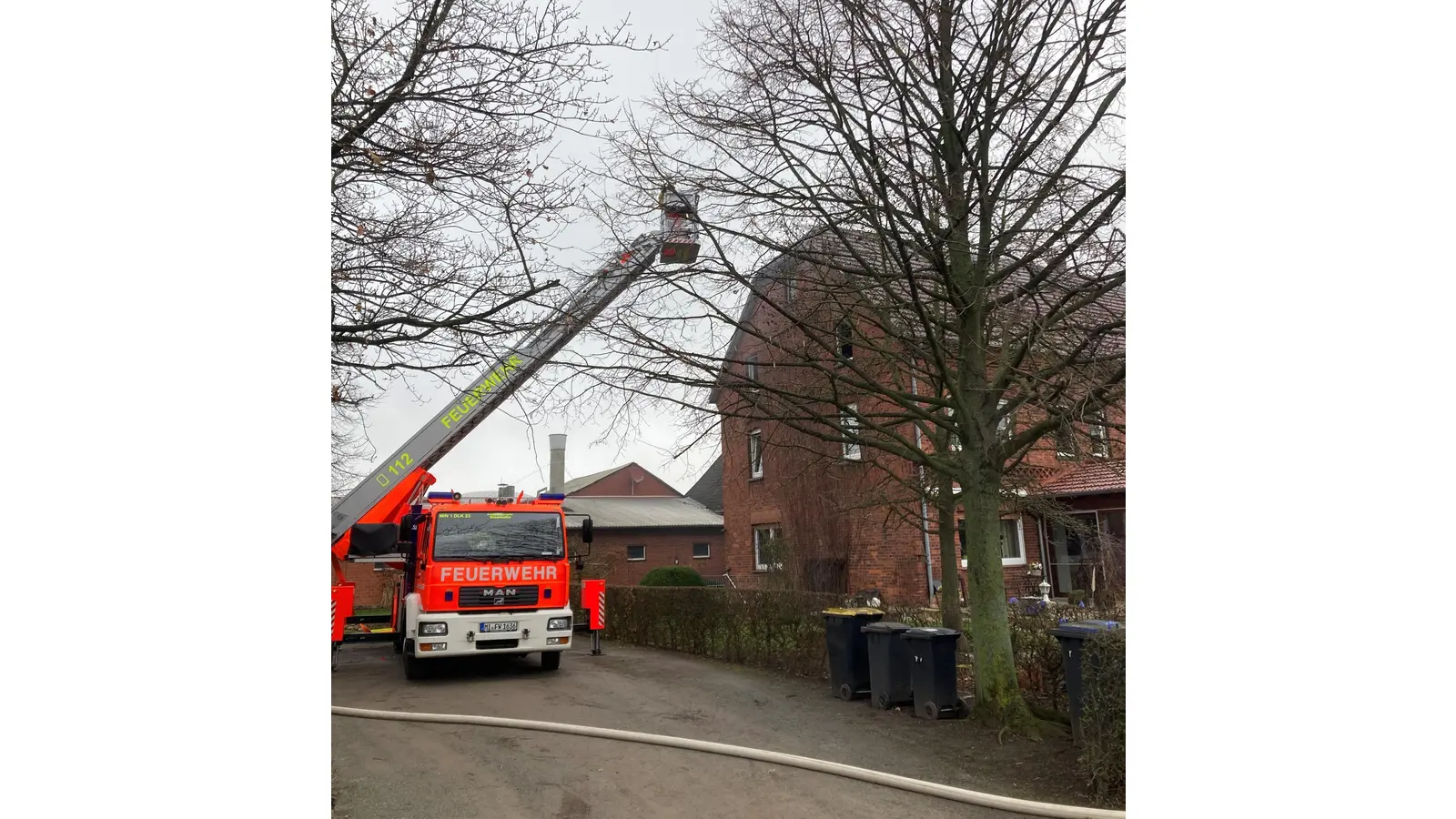 Drehleiter in Anleiterbereitschaft. (Foto: privat)