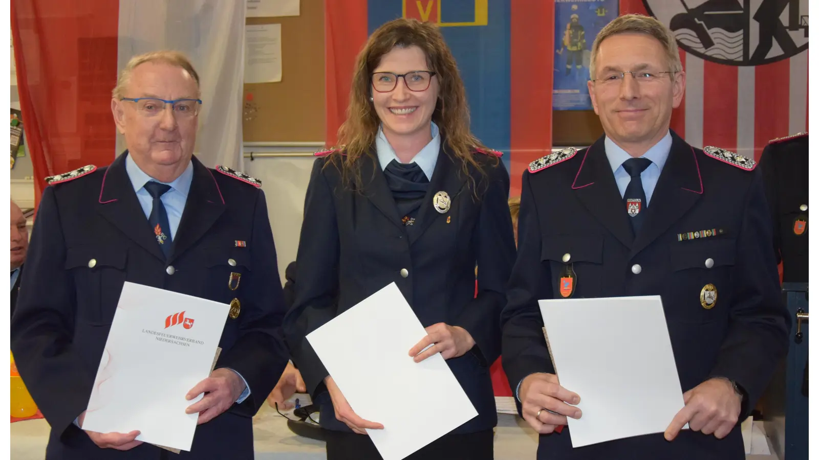 60, 25 und 40 Jahre Feuerwehrtreue: Horst Werner, Jennifer Luthe und Michael Fritz. (Foto: ste)