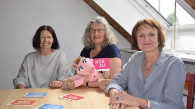 Ingrid Borcherding (von links), Gaby Mennicken und Birgit Schaper-Gerdes vom Kinderschutzbund hoffen auf weitere Unterstützer für die „Nummer gegen Kummer“. <br><br> (Foto: privat)
