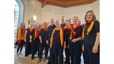 Der Gospelchor „Caminando Va“ tritt zu einem Benefizkonzert in der katholischen Kirche in Rodenberg auf.  (Foto: bb)