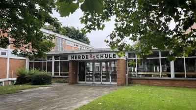 Die Herderschule Bückeburg wird als Flüchtlingsunterkunft genutzt.  (Foto: nd)