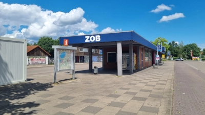 In die Jahre gekommen: Der ZOB am Bahnhof. (Foto: tau)