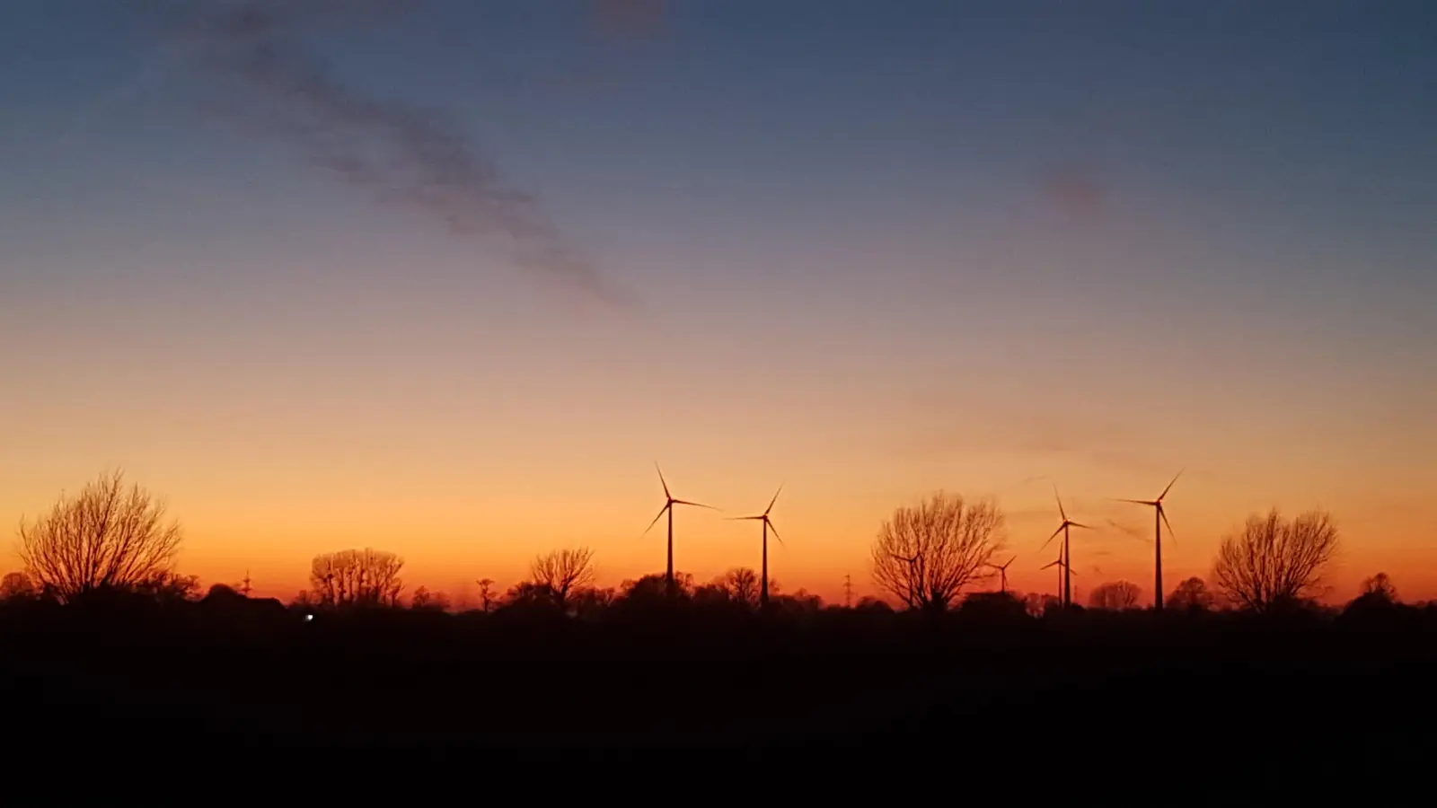 Windenergieanlagen der Schaumburger BürgerEnergieGenossenschaft. Mit Fehlinformationen zu Infraschall oder Schattenwurf soll laut Verein häufig Stimmung gegen erneuerbare Energien gemacht werden. (Foto: privat)