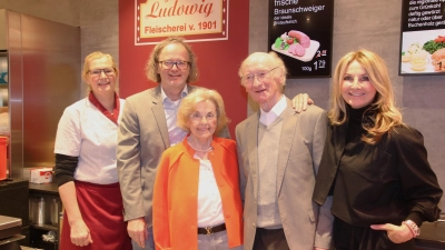 Sie freuen sich über neue und moderne Geschäftsräume (v.li.): Monika und Frank Ludowig, Helga und Franz Ludowig sowie Frauke Ludowig.  (Foto: gi)