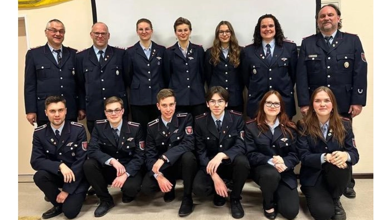 Alle geehrten mit dem Ortsbrandmeister Andreas Haym. (Foto: privat)