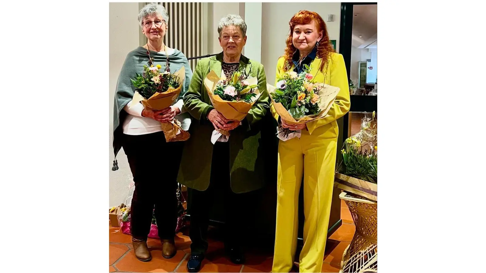 Die drei Künstlerinnen Renate Kasseck, Brigitta Doering und Gabriele Berg zeigen ihre Werke in Bad Nenndorf. (Foto: privat)