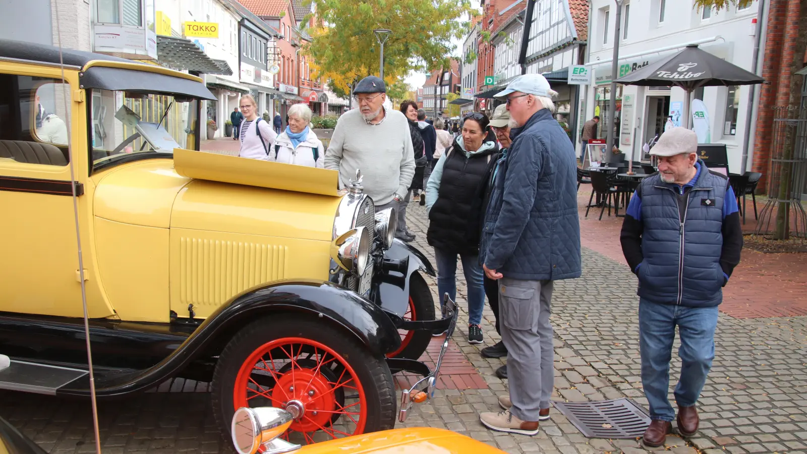 Oldtimer gab es reichlich zu sehen. (Foto: gi)