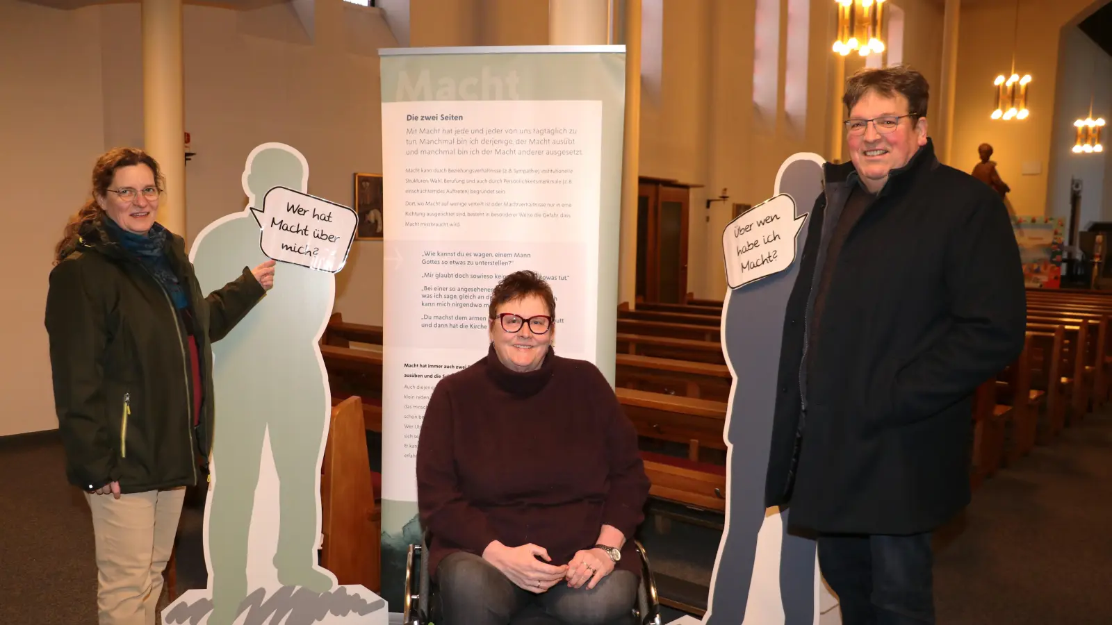 Laden ein (v.li.): Gemeindereferentin Claudia Schwarze, Präventionsbeauftragte Jutta Stenzel und Pfarrer Andreas Körner. (Foto: gi)