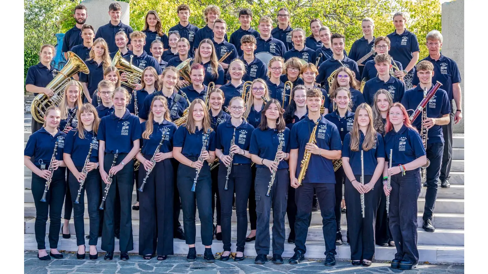 Der Männerchor „Liederkranz“ Enzen Hobbensen wirkt bei seinem Herbstkonzert mit der Ratsband zusammen. (Foto: bb)