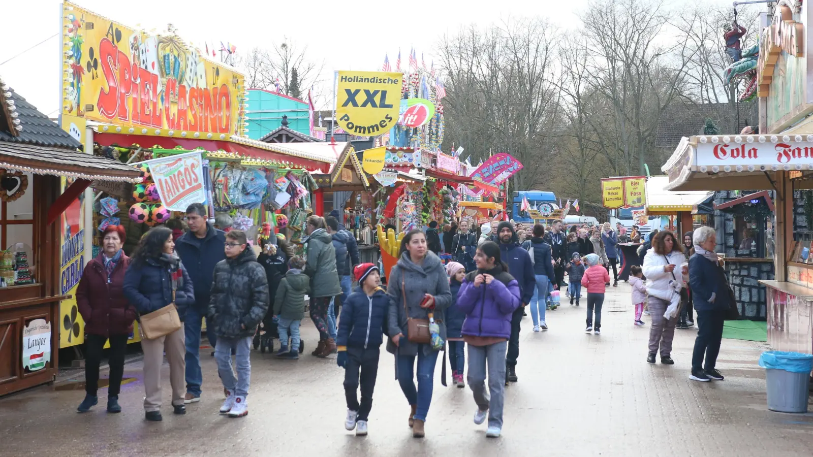 Ab Freitag locken 75 Beschicker zum Bummel über den Stadthäger Frühjahrskrammarkt. (Foto: bb)