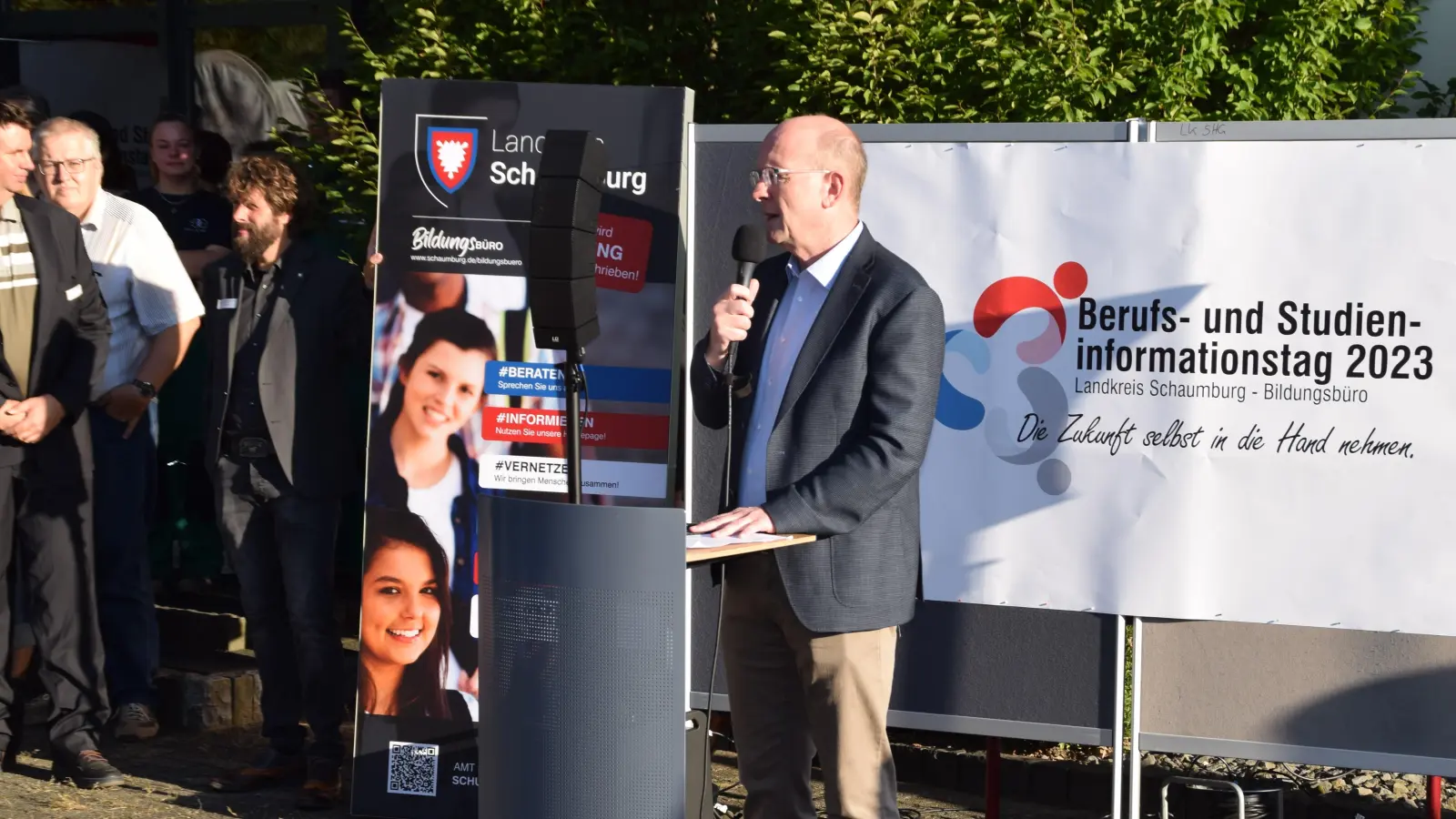 Landrat Jörg Farr bei der Eröffnung des Berufs- und Studieninformationstages im Vorjahr. (Foto: ab)