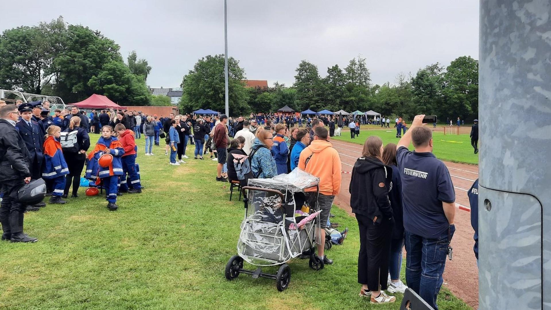 Zahlreiche Besucherinnen und Besucher beobachteten die Wettbewerbe. (Foto: ds)