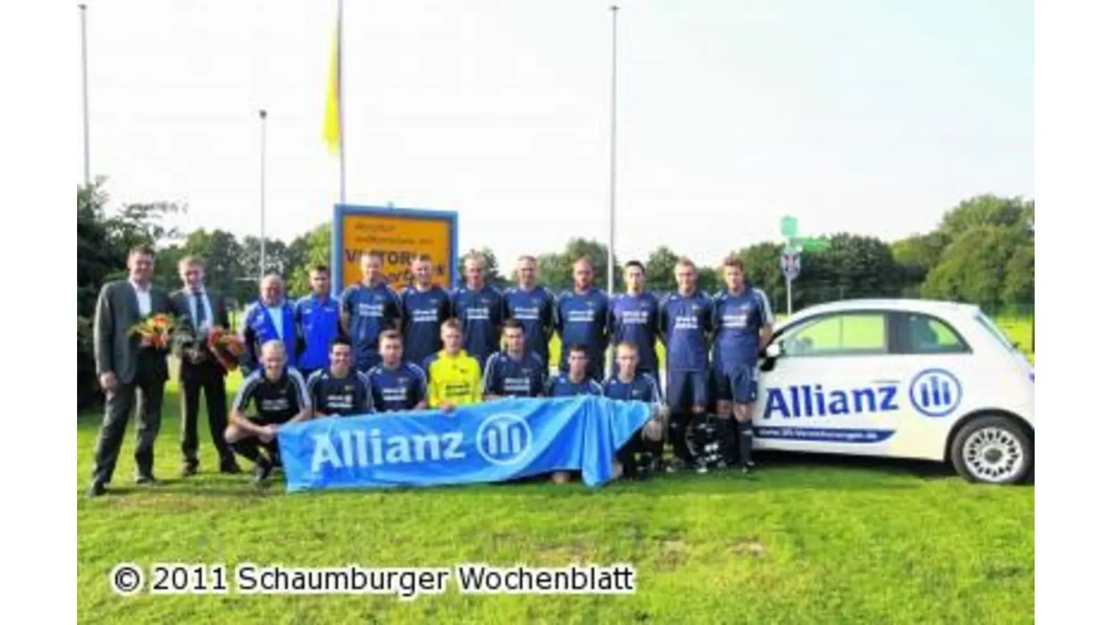 Allianz-Agentur spendiert neue Trikots (Foto: bb)