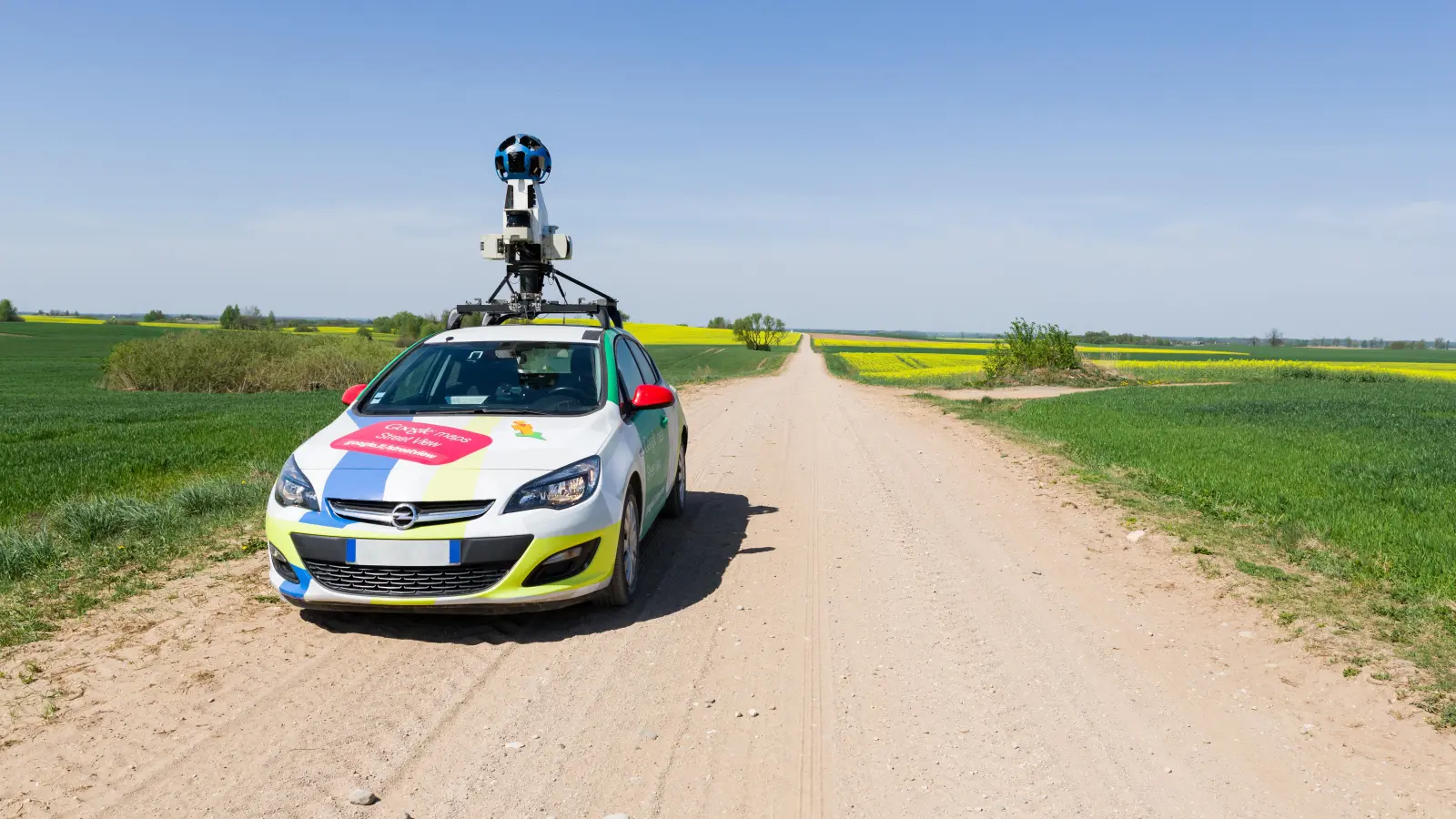 Google schickt die Kamerawagen wieder durch Deutschland. (Foto: Michal Zduniak / AdobeStock)