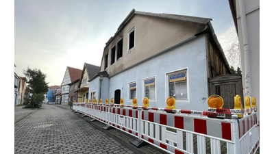 Der Bereich rund um das Brandobjekt ist gesperrt. (Foto: nd)