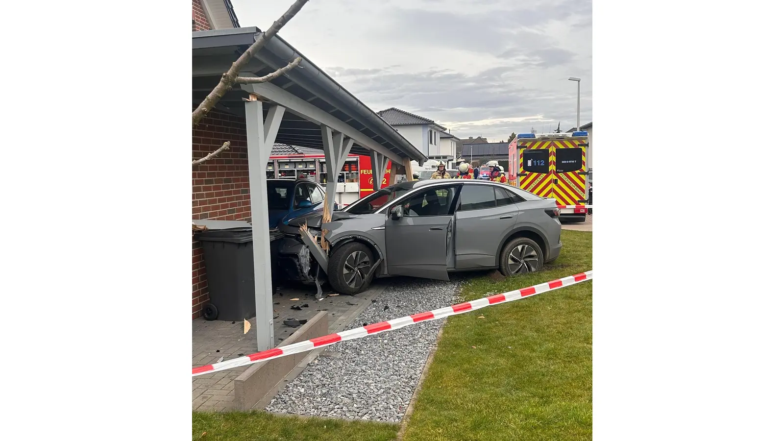 Das Fahrzeug wurde bei dem Aufprall stark beschädigt. (Foto: privat)