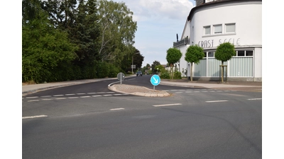 Die neue Einmündung der Dorfstraße (K28) in die Hauptstraße  (Foto: ab)