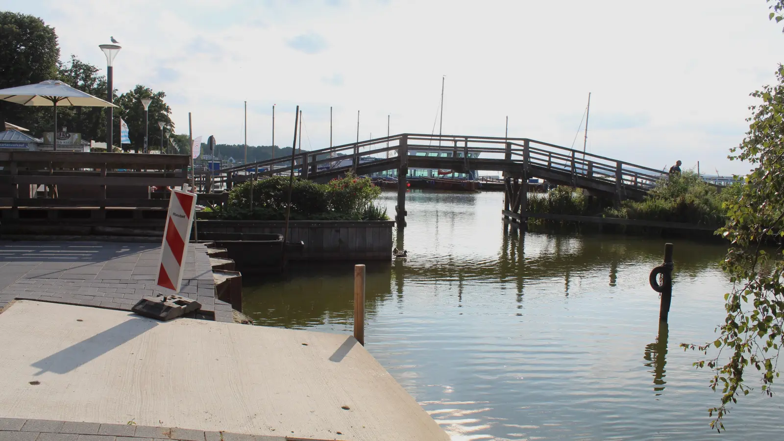 Am Ufer: Hier fehlen noch die Sitzblöcke. (Foto: wb)