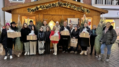 Aktion Weihnachtsbaum der Silversterinitiative: Zehn Bäume gehen an zehn bedürftige Familien. (Foto: ste)