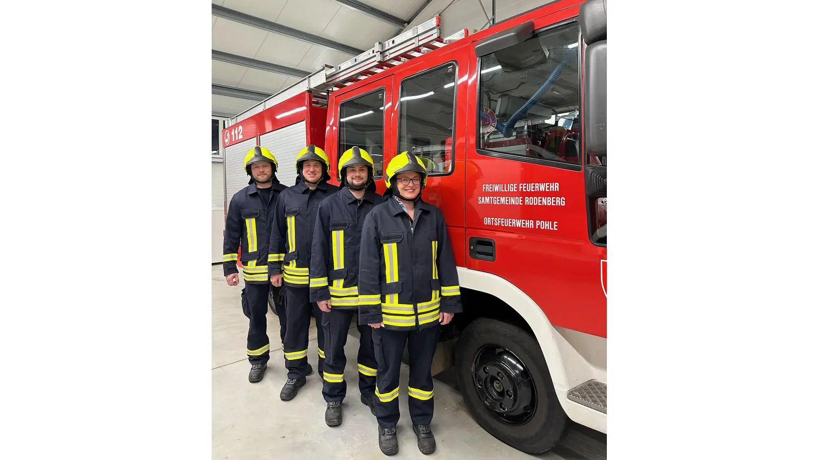 Neu ausgebildete Feuerwehrfrauen und Männer: Von li. nach re.: Wilhelm Platte, Sascha Sternheim, Christoph Stierand und Lena Winkler. Anna Albrecht fehlt auf dem Bild. (Foto: privat)