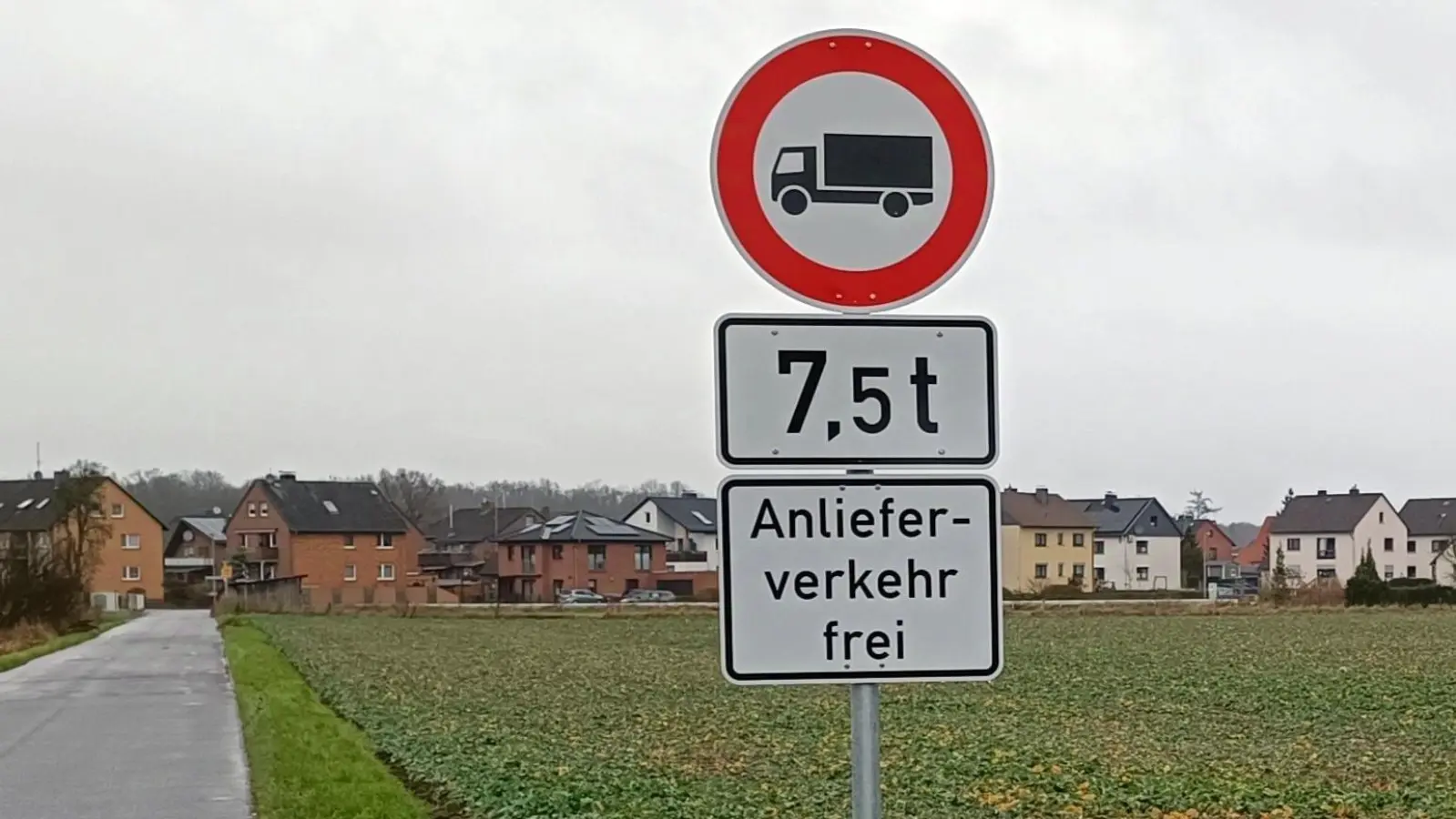 Neue Verkehrsregelung verhindert LKW-Durchfahrt. (Foto: privat)