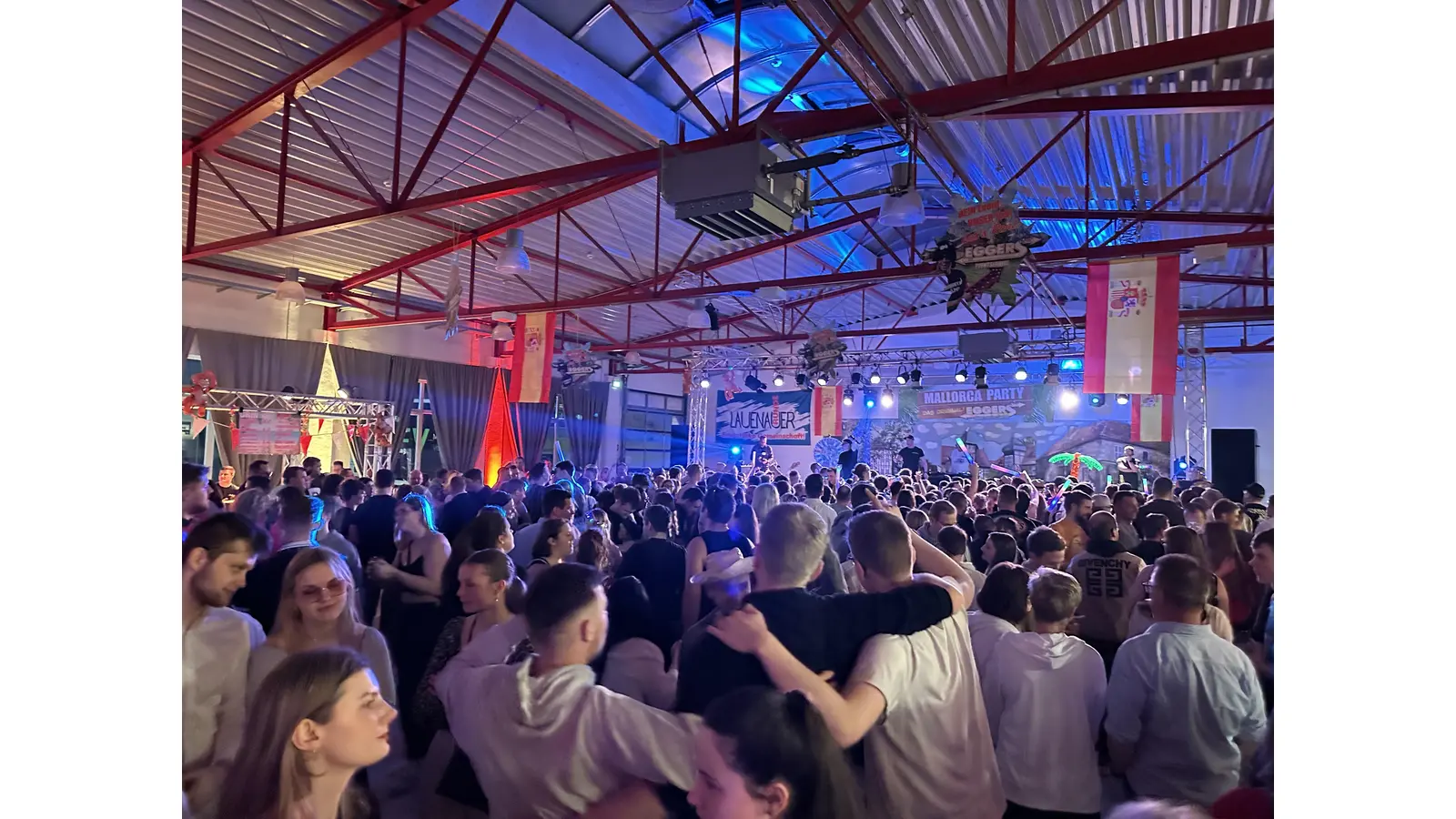 Mega Party im Sägewerk in Lauenau. (Foto: Eggers)