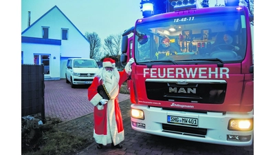 Bescherung mit Blaulicht (Foto: nh)