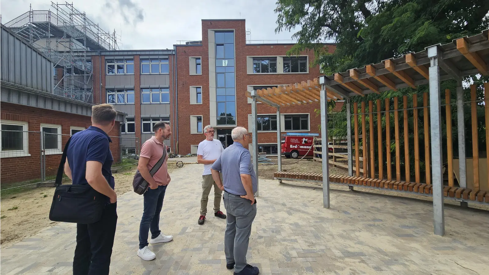 Ein Beispiel für lange Umsetzungsphasen: Die Fertigstellung des Anbaus C am Hölty-Gymnasium hat sich immer wieder verzögert.  (Foto: tau)