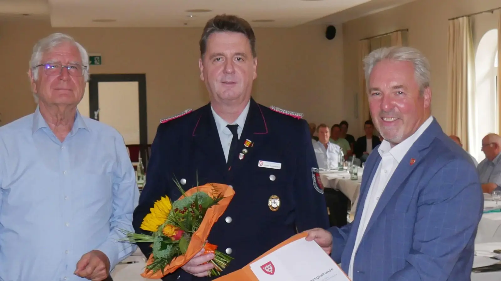 Ratsvorsitzender Börries von Hammerstein, Jürgen Langerwisch und Samtgemeindedirektor Thomas Wolf. (Foto: gk)