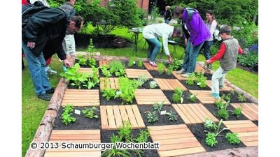 „Hereinspaziert” in Renate Röbke-Langes Garten (Foto: pp)