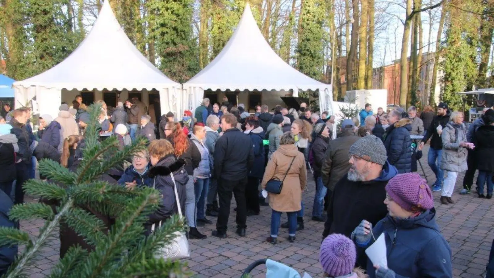 Archivbild: Rappelvoller Weihnachtsmarkt am dritten Adventssonntag im Jahr 2022.  (Foto: gi)