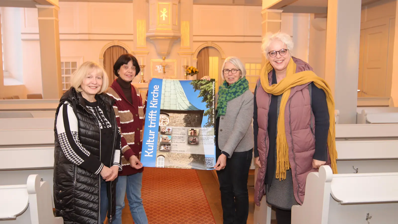 Werben für das Programm in der Luther Dorfkirche (v.li.): Gabriele Schmitz, Rita Nandy, Kathrin Röbbeln und Karin Puy. (Archivbild: tau)